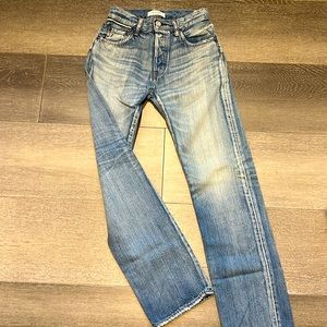 Moussy vintage fanuel light oz straight leg jeans 24